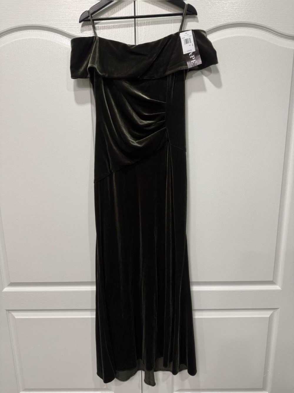 Xscape Off-Shoulder Emerald Green Velvet Gown - Picture 2 of 6